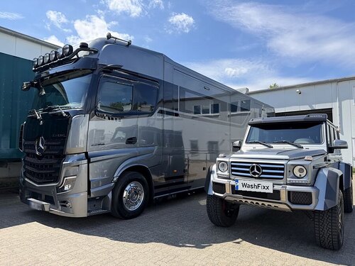 Luxus-Reisemobil und Mercedes G 500 4x4 nach der Aufbereitung bei WashFixx